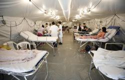 Hospital de campanha contra a dengue atende mais de 90 pessoas no fim de semana