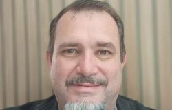  Diretor de Sistemas e Informação da Prodabel (DSI - PB) - Carlos Roberto Bortone , posa em uma fotografia apenas de rosto.