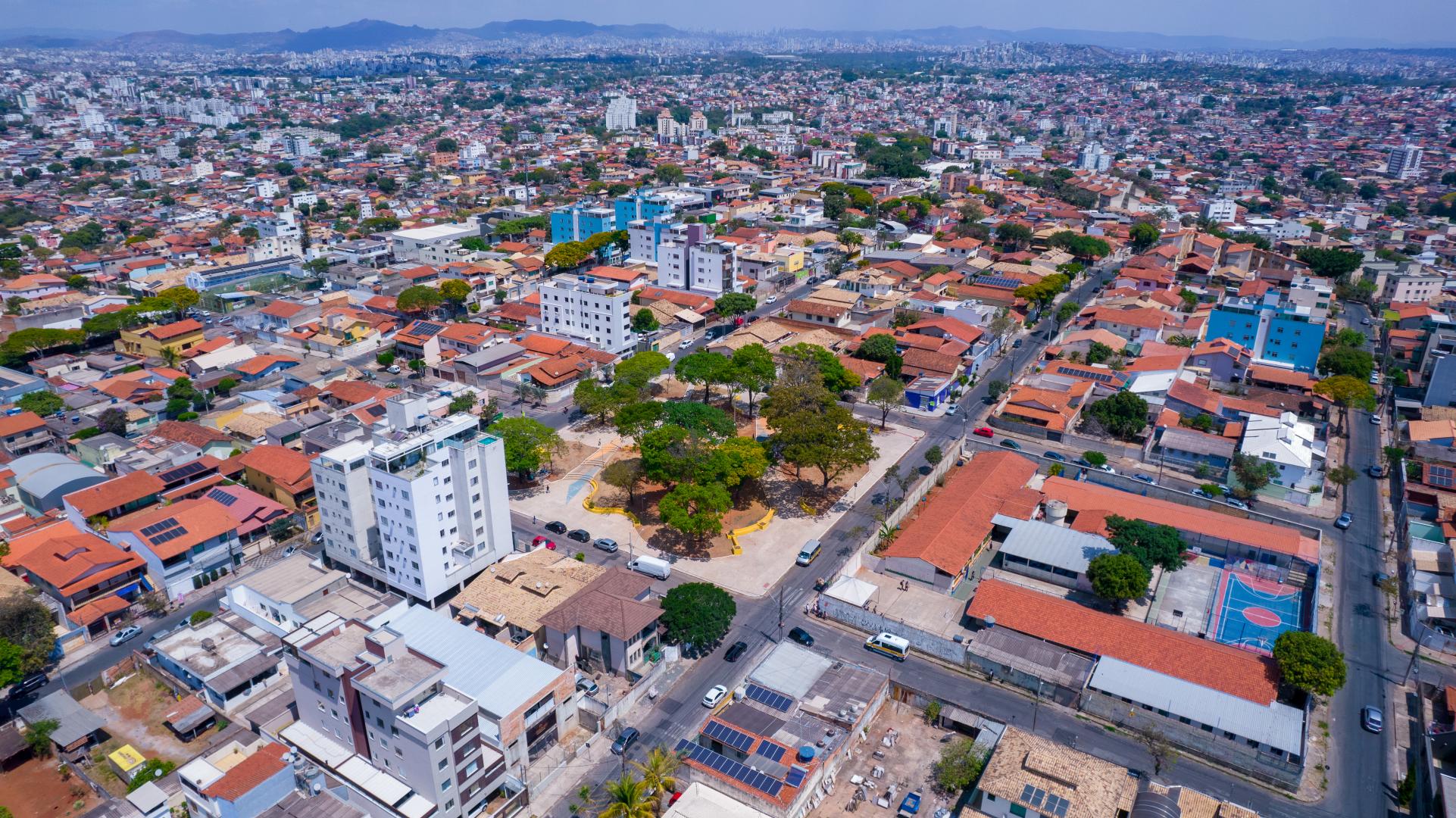 Moradores do Bairro Rio Branco, em Venda Nova, conhecem propostas de requalificação urbana para a região neste domingo (21)