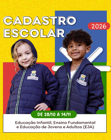 Duas crianças usando casaco do uniforme escolar da PBH Duas crianças usando casaco do uniforme escolar da PBH