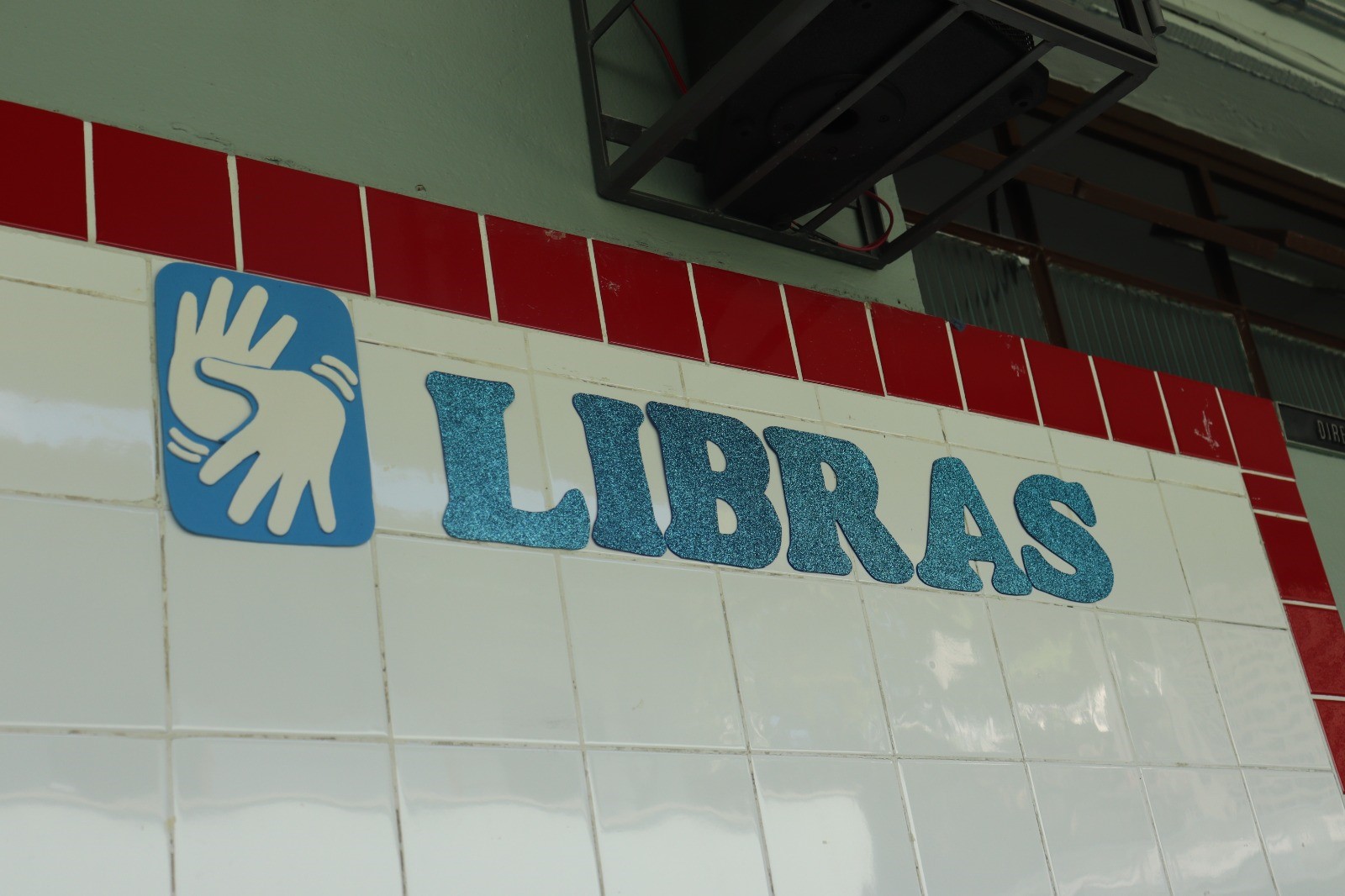 Curso de Libras capacita professores e reforça a educação inclusiva na rede municipal Curso de Libras capacita professores e reforça a educação inclusiva na rede municipal