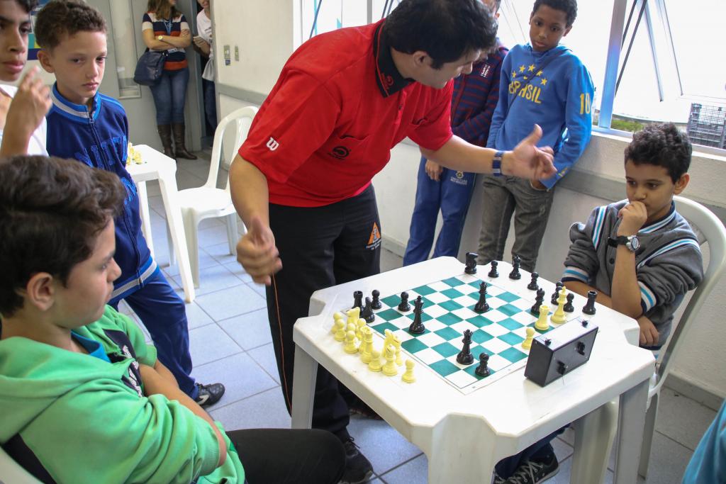 Evento de xadrez reúne cerca de dois mil alunos da rede municipal