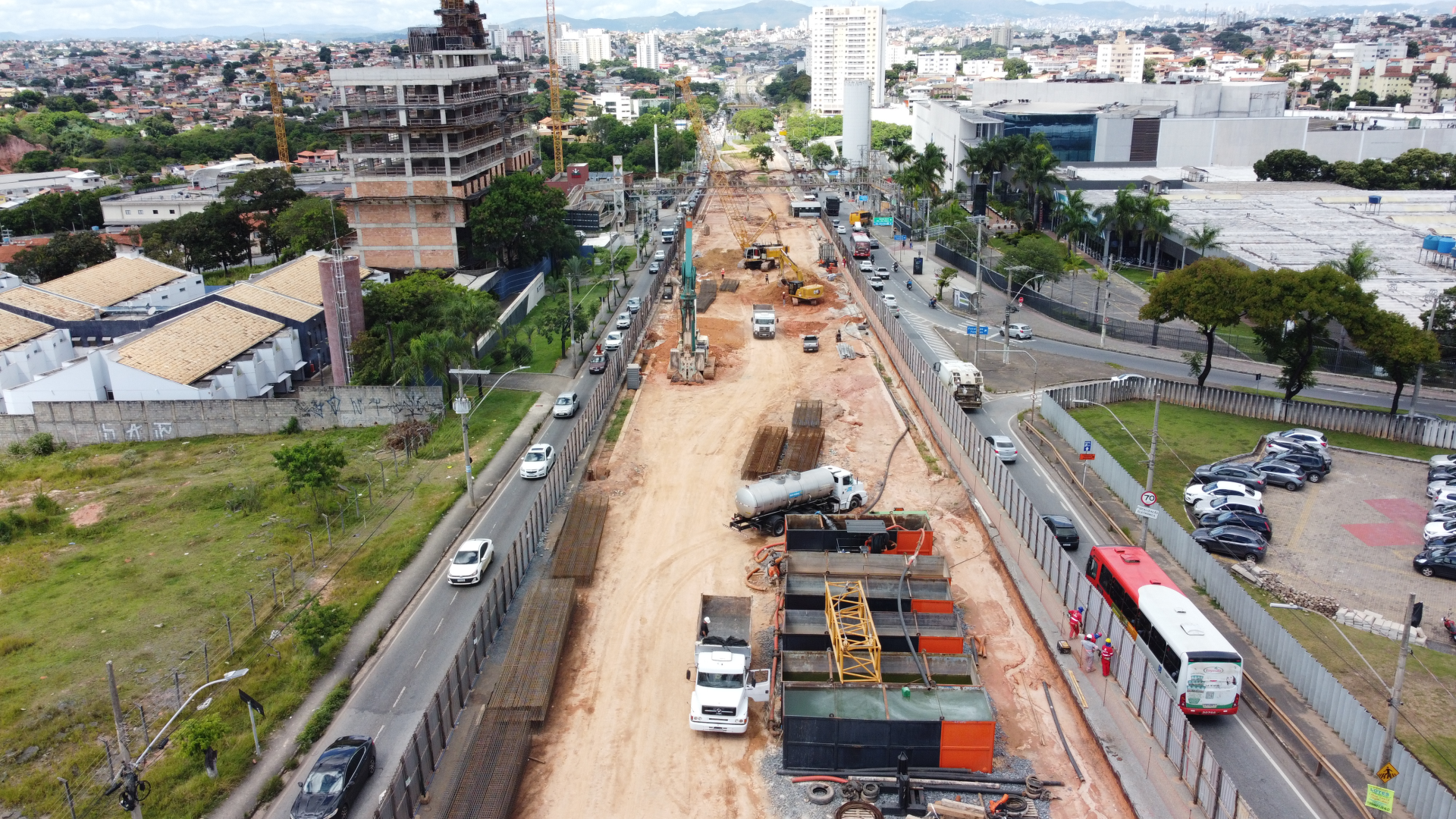 Segundo turno de trabalho acelera obras da trincheira Cristo Rei