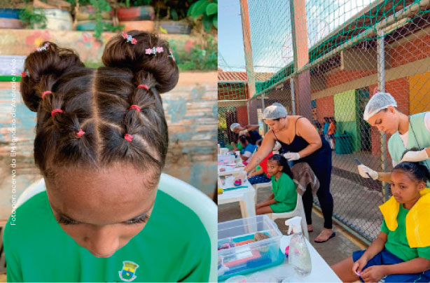 #paratodosverem: duas fotografias mostram as atividades que ocorreram na EM Doutor Júlio Soares. A da esquerda exibe aluna com penteado, o cabelo preso com elásticos cor-de-rosa e presilhas de flor. Já a da foto da direita mostra três profissionais que participaram da ação penteando o cabelo de três alunas, à frente delas, mesas com caixas repletas de utensílios de cabelo.