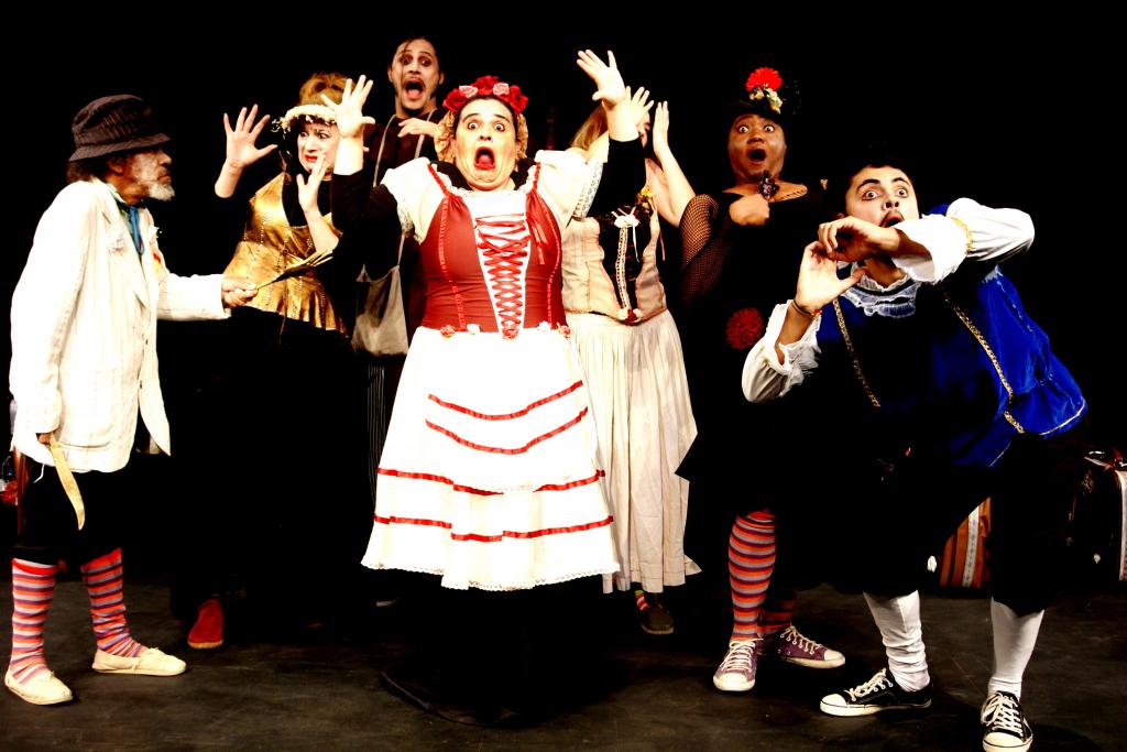 Espetáculo no Teatro Marília faz homenagem à arte teatral e aos artistas