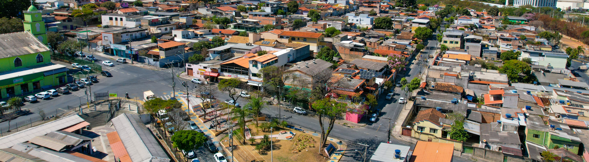 Imagem aérea da Centralidade do Bairro São Paulo, com destaque para a Rua Angola e para a Praça do Samba