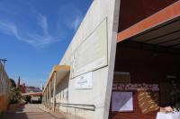 Fachada do Centro de Referência de Assistência Social Novo Aarão Reis em dia de sol