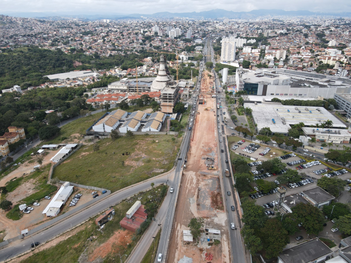Cristiano Machado será interditada à noite para obras da Gasmig, necessárias para a construção da trincheira no cruzamento com a Vilarinho Obra na trincheira da avenida Cristiano Machado com Vilarinho.