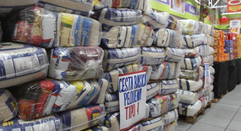 PBH entrega mais de 31 mil cestas de alimentos nas férias escolares