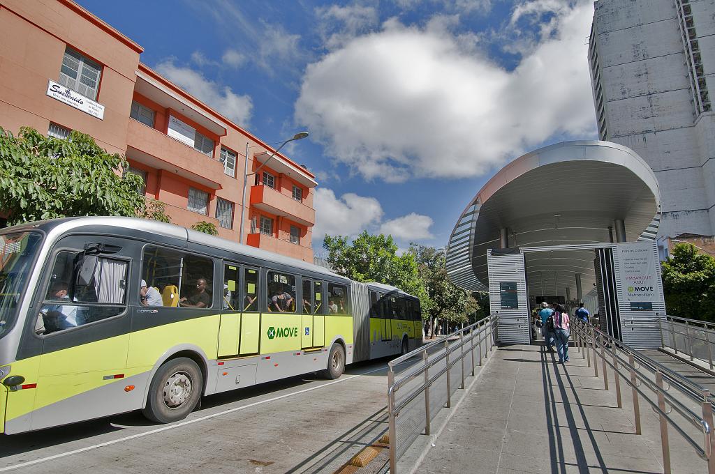 Como chegar até São Carlos Clube de Ônibus?