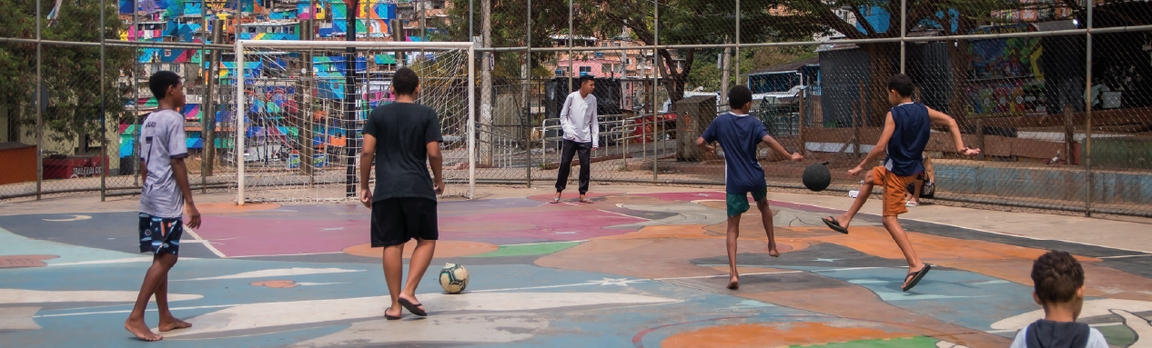 Footbal em uam quadra
