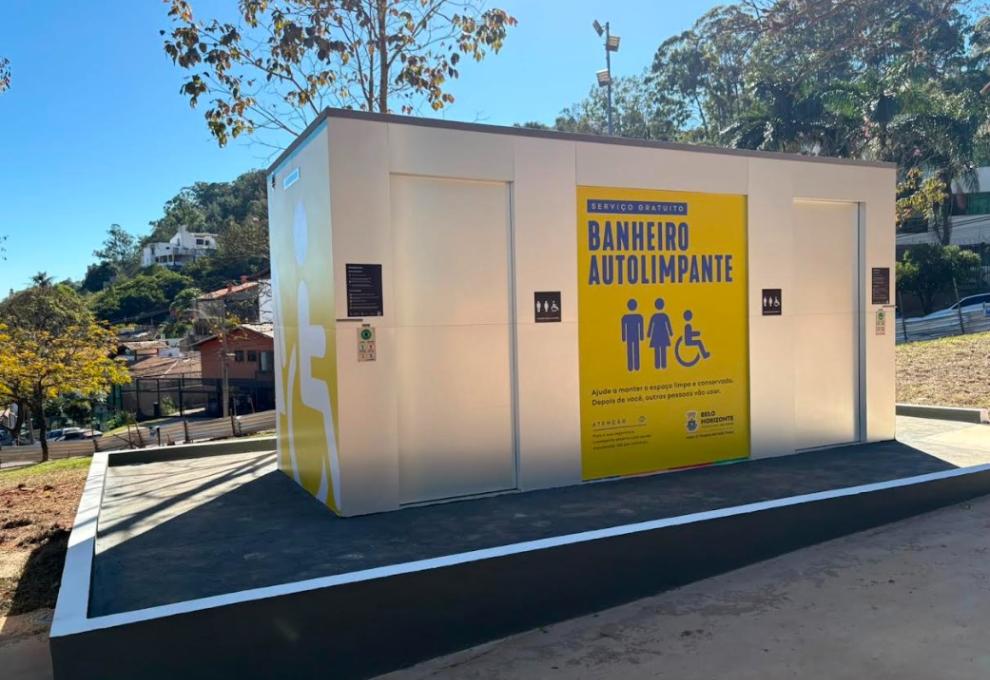 Banheiros autolimpantes instalados pela PBH ultrapassam 1,3 milhão de utilizações Novo banheiro de inox inaugurado na praça do papa