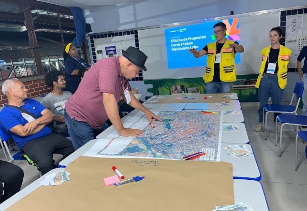  PBH entrega Plano de Ação Waldomiro Lobo durante o BH+Feliz no Guarani