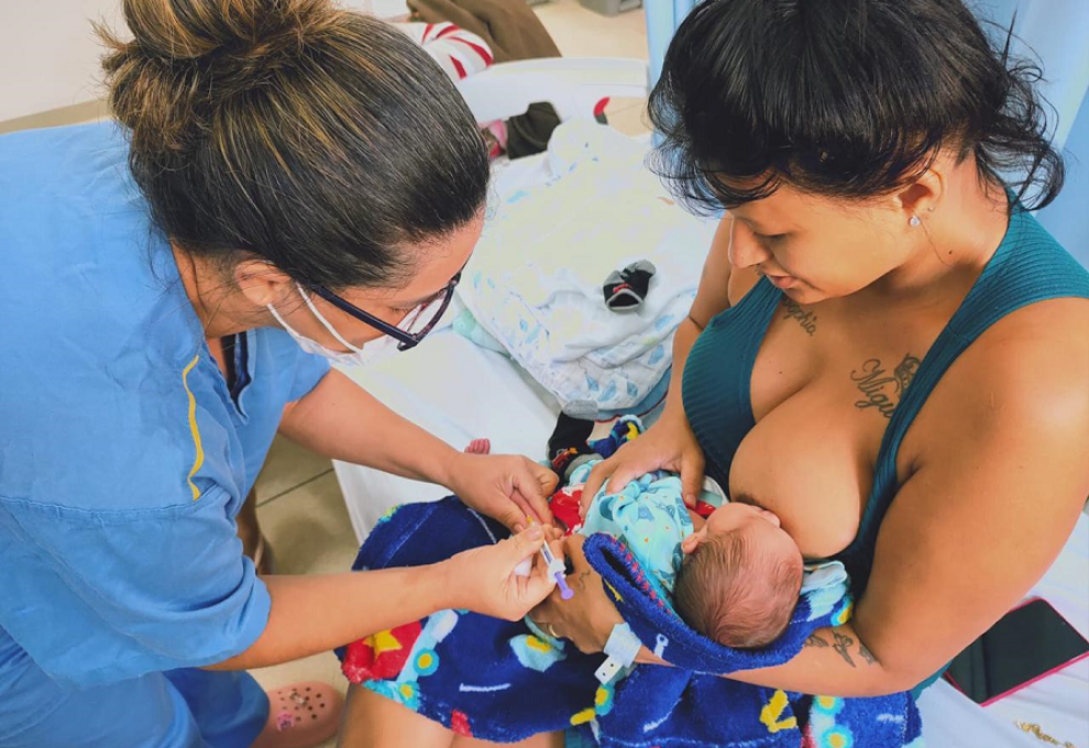 Bebês prematuros e crianças com comorbidades estão sendo vacinados contra a bronquiolite