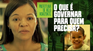 Personagem do vídeo. Uma mãe, à esquerda. À direita, o texto "O que é governar para quem precisa?"