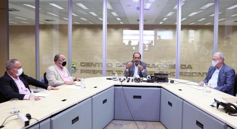 Prefeitura trabalha para evitar o colapso do sistema de transporte público de BH Prefeito Alexandre Kalil conduz reunião no COP-BH