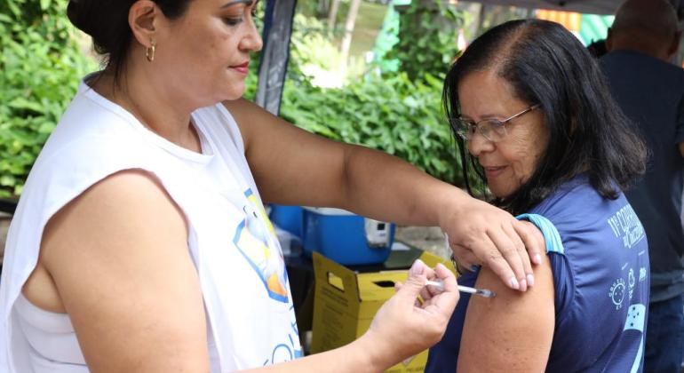 PBH reforça convocação dos idosos para receberem vacina contra a gripe