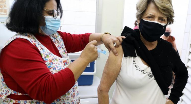 PBH inicia cadastramento para acamados receberem a vacina contra a Gripe em casa PBH inicia cadastramento para acamados receberem a vacina contra a Gripe em casa