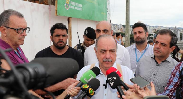 Prefeito Fuad Noman entrega obra contra risco-geológico na Região Noroeste Prefeito Fuad Noman entrega obra contra risco-geológico na Região Noroeste