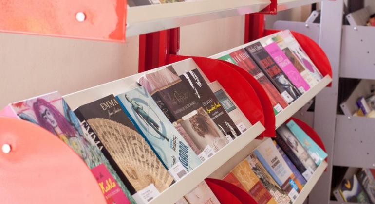 Centro Cultural Liberalino Alves de Oliveira realiza mostra literária Livros na estante