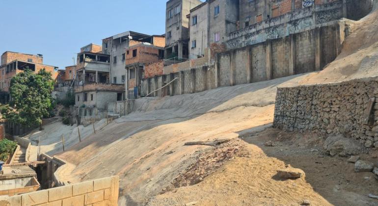 Prefeitura entrega obra em área de risco geológico em Venda Nova Prefeitura entrega obra em área de risco geológico em Venda Nova