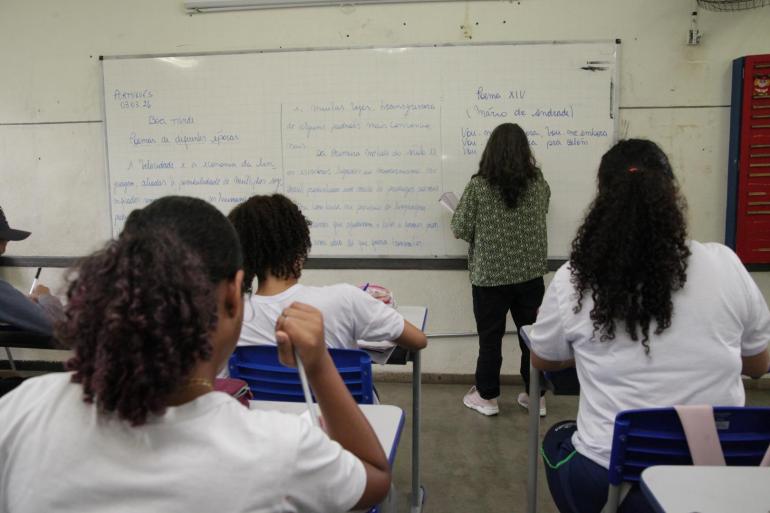 Alunos do contraturno das escolas de educação integral de BH passam a contar com conteúdos sobre direitos das mulheres e prevenção da violência