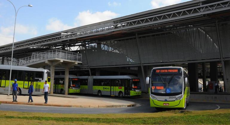PBH emite mais de 1.480 autuações às empresas de ônibus por paralisação PBH emite mais de 1.480 autuações às empresas de ônibus por paralisação