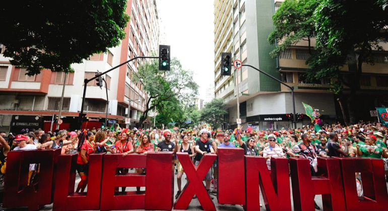 “Unidos do Samba do Queixinho” faz show no Largo do Teatro Francisco Nunes