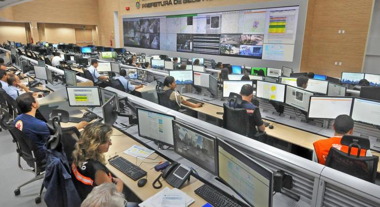 PBH mantém plantão para atuação durante período chuvoso PBH mantém plantão para atuação durante período chuvoso
