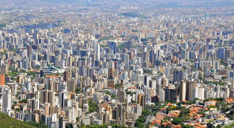 Inscrições para o Programa de Desenvolvimento em Saúde da PBH são prorrogadas Vista aérea de Belo Horizonte