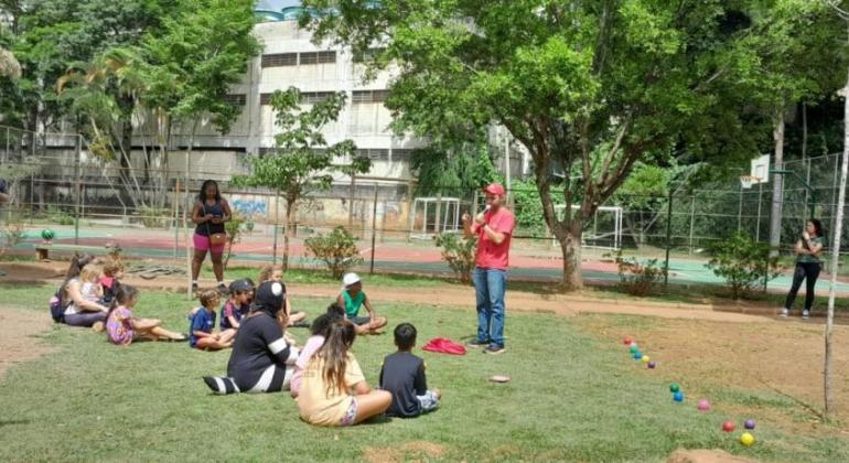 Mobiliza SUS alerta sobre combate à dengue nos parques e praças de BH Mobiliza SUS alerta sobre combate à dengue nos parques e praças de BH