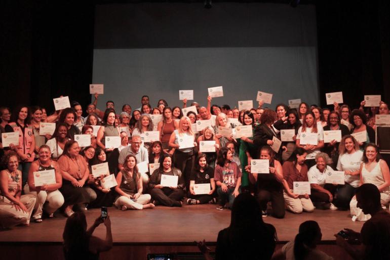 Certificados Escola Verde e BH Sustentável são entregues a escolas municipais Certificados Escola Verde e BH Sustentável são entregues a escolas municipais