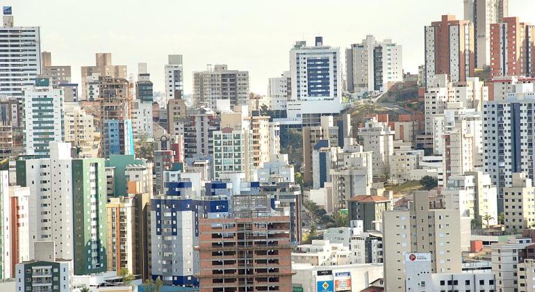 Defesa Civil emite alerta para baixas temperaturas em BH; saiba as recomendações Defesa Civil emite alerta para baixas temperaturas em BH; saiba as recomendações