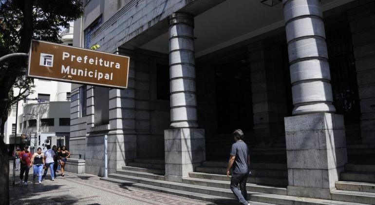 PBH convoca mais de 1,5 mil aposentados nascidos em dezembro para prova de vida PBH convoca mais de 1,5 mil aposentados nascidos em dezembro para prova de vida