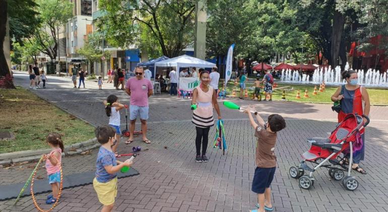 Show musical, Ioga, atividades para crianças e “quick massage” no A Rua é Nossa, neste domingo