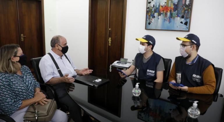 Prefeito recebe representantes do IBGE na PBH e responde ao Censo 2022 Prefeito recebe representantes do IBGE na PBH e responde ao Censo 2022