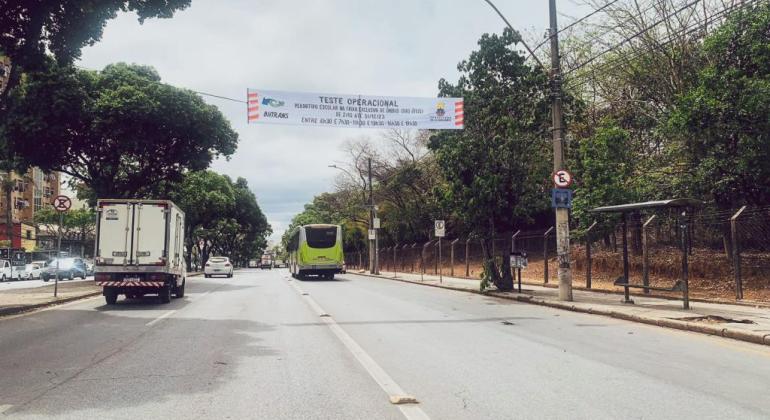 Veículos escolares poderão usar algumas faixas exclusivas de ônibus em BH Veículos escolares poderão usar algumas faixas exclusivas de ônibus em BH