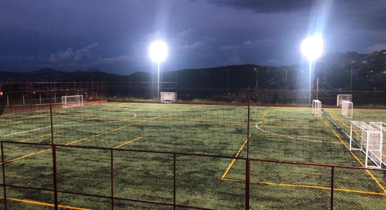 Prefeitura entrega mais um campo revitalizado pelo programa Várzea Viva Prefeitura entrega mais um campo revitalizado pelo programa Várzea Viva