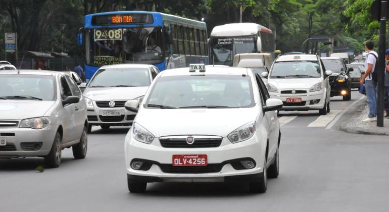 Reajuste das tarifas de táxi em BH entra em vigor a partir de segunda-feira  (13)