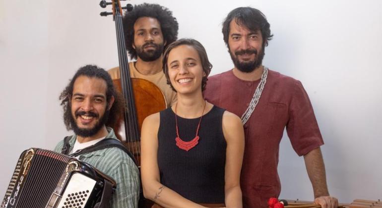 Teatro Raul Belém Machado recebe "Arquitetura dos Sons”, show que explora instrumentos musicais inéditos Artistas responsáveis pelo show "Arquitetura dos Sons"