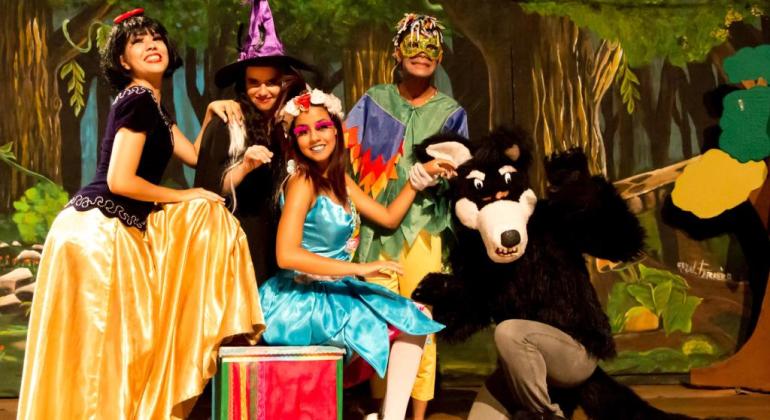 Teatro Raul Belém Machado recebe espetáculo infantil Teatro Raul Belém Machado recebe espetáculo infantil