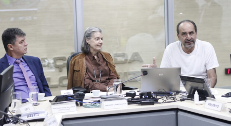 Ministra do Supremo Tribunal Federal (STF), Cármen Lúcia, o procurador-geral de Justiça Antônio Sérgio Tonet e o prefeito Alexandre Kalil