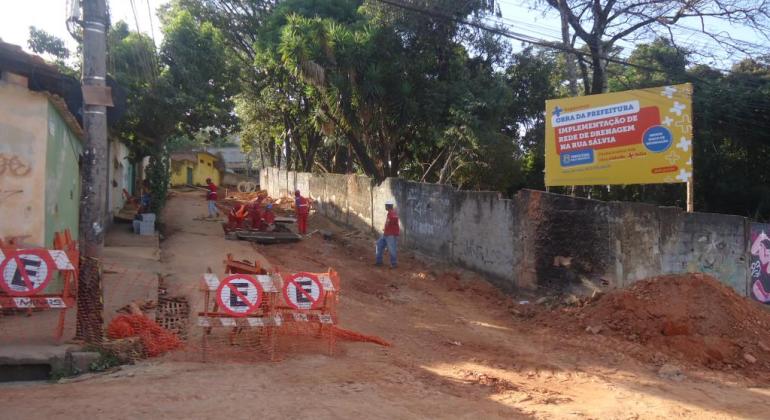 Prefeitura inicia obras de rede de drenagem em ruas da Região Norte