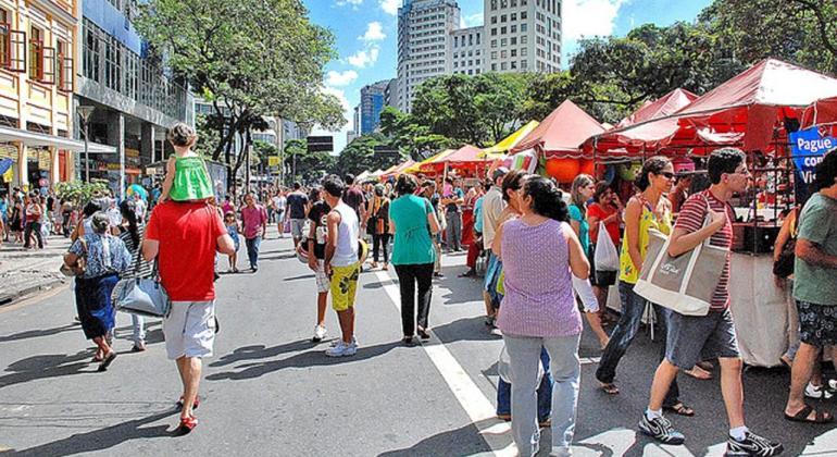 Feira da avenida Afonso Pena terá horário ampliado durante o mês de dezembro Feira da Av. Afonso Pena