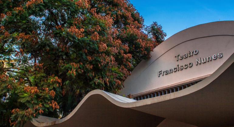 Francisco Nunes recebe stand-up da atriz e influenciadora digital Patrícia Ramos