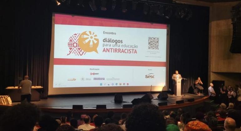 Escola e professoras da Rede Municipal são destaque em premiação antirracista Escola e professoras da Rede Municipal são destaque em premiação antirracista