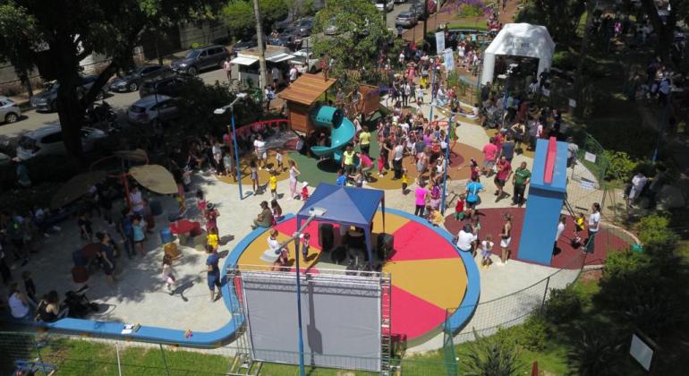 Praça no Belvedere é revitalizada pela comunidade no programa Adoro BH