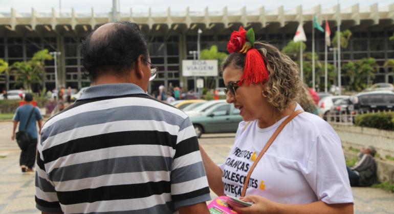 PBH faz blitz para reforçar a proteção de crianças e adolescentes no Carnaval PBH faz blitz para reforçar a proteção de crianças e adolescentes no Carnaval