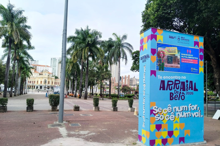 Totem instalado em frente à Praça da estação fará a contagem regressiva para o início do Arraial de Belô 2026