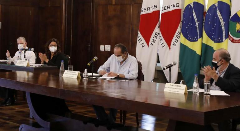 PBH lança o Auxílio Belo Horizonte, programa destinado às famílias mais pobres PBH lança o Auxílio Belo Horizonte, programa destinado às famílias mais pobres